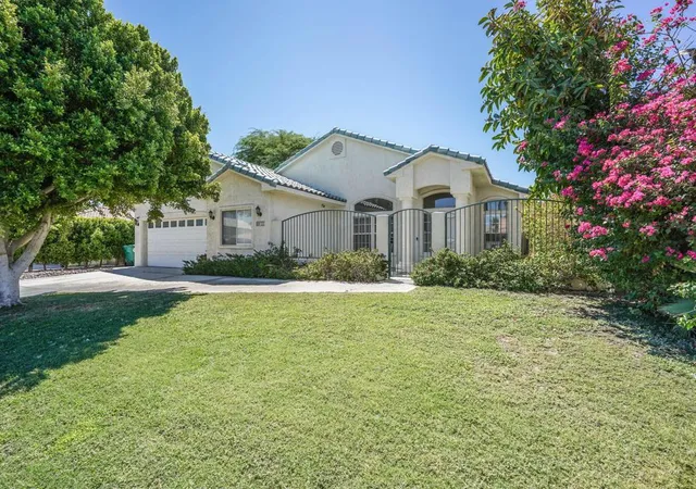 Photo 1 of Single family home for sale at 69721 Willow Ln, Cathedral City, CA 92234 | MLS# 219152303DA | Listing updated on 2026-09-30