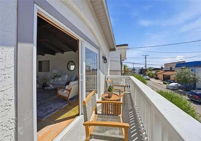 Photo 2 of Sale Pending at 2026 Hillcrest Dr, Hermosa Beach, CA 90254 | MLS# SB26179533 | Listing updated on 2026-09-22