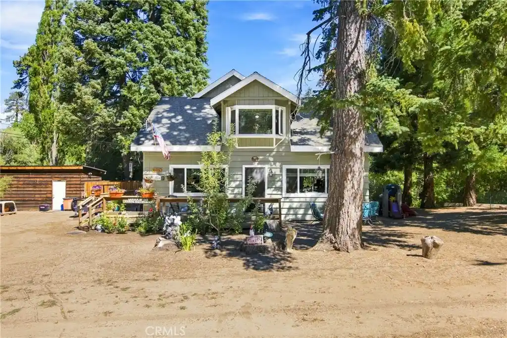 Photo 1 of Single family home for sale at 33910 Meadow Ln, Green Valley Lake, CA 92341 | MLS# IG26193462 | Listing updated on 2026-10-17