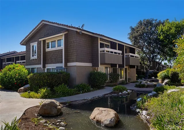 Photo 3 of Condo for sale at 254 Streamwood, Irvine, CA 92620 | MLS# OC26194491 | Listing updated on 2026-10-08