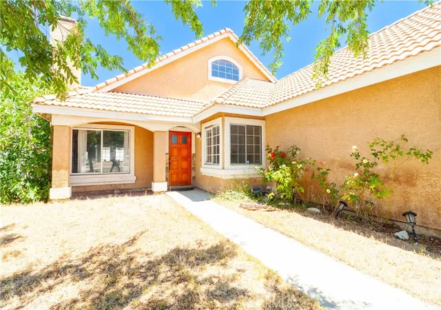 Photo 4 of Single family home for sale at 36848 Hillcrest, Palmdale, CA 93552 | MLS# SR26194286 | Listing updated on 2026-10-09