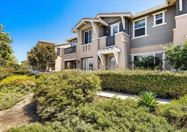 Photo 3 of Sale Pending at 3316 Campo Azul Ct, Carlsbad, CA 92010 | MLS# 260021783SD | Listing updated on 2026-10-05