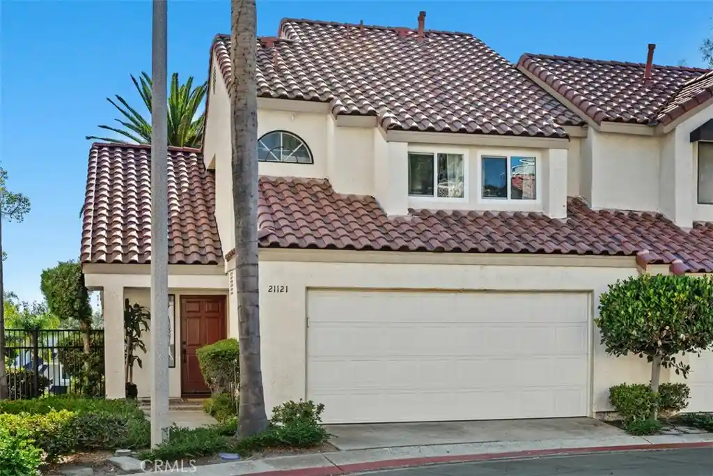 Townhouse for sale at 21121 Calle De Paseo, Lake Forest, CA 92630 | MLS# OC26187001