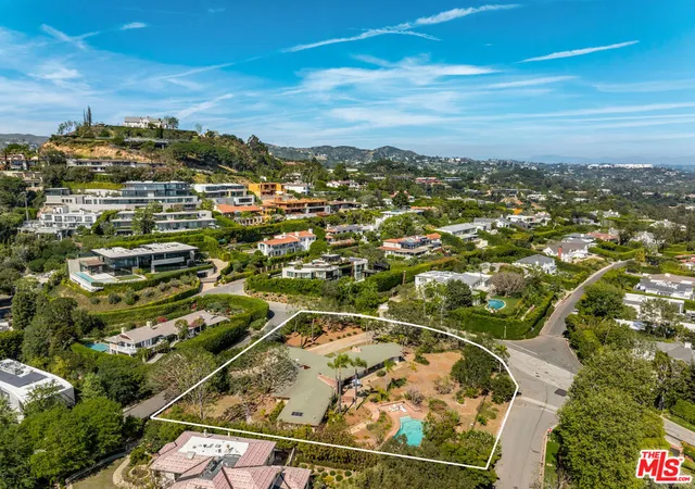 Photo 1 of Mansion for sale at 1601 Capri Dr, Pacific Palisades, CA 90272 | MLS# 26876445 | Listing updated on 2026-09-23
