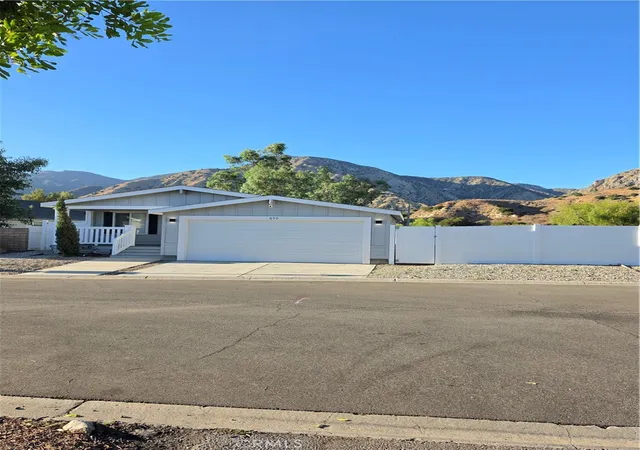Photo 3 of Manufactured home for sale at 13691 Gavina Ave #650, Sylmar, CA 91342 | MLS# OC26194567 | Listing updated on 2026-09-24