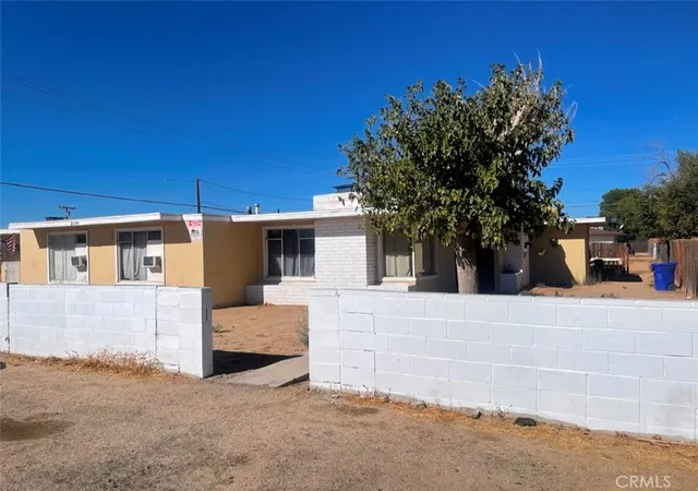 Photo 3 of House for sale at 13508 Yakima Rd, Apple Valley, CA 92308 | MLS# PW26194598 | Listing updated on 2026-09-09