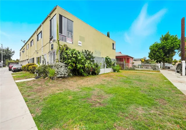 Photo 4 of House for sale at 11251 State, Lynwood, CA 90262 | MLS# DW26194617 | Listing updated on 2026-09-29