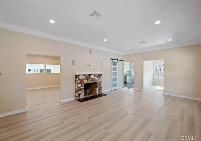 Photo 3 of Sale Pending at 18942 Arminta St, Reseda, CA 91335 | MLS# SR26194557 | Listing updated on 2026-10-05