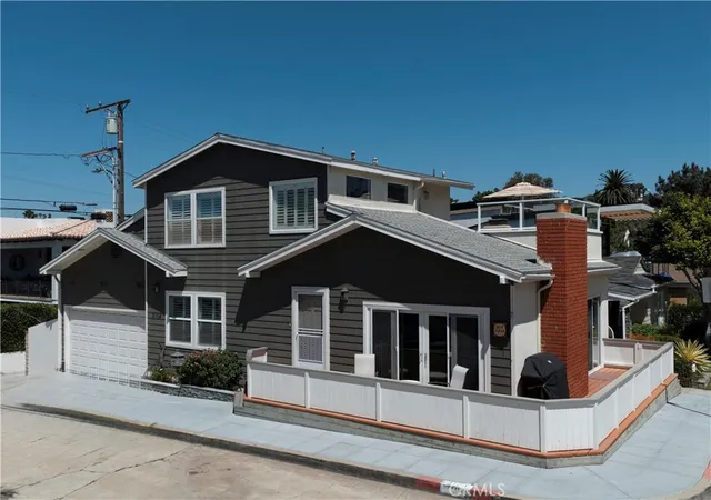 Photo 1 of Sale Pending at 3104 Ingleside Dr, Hermosa Beach, CA 90254 | MLS# SB26194671 | Listing updated on 2026-10-06