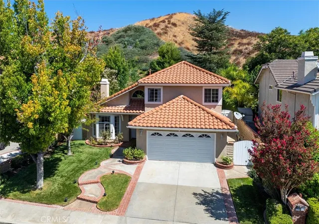 Photo 2 of Sale Pending at 20551 Caitlin Ln, Santa Clarita, CA 91350 | MLS# SR26192254 | Listing updated on 2026-10-09