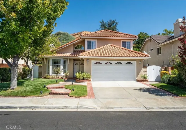 Photo 3 of Sale Pending at 20551 Caitlin Ln, Santa Clarita, CA 91350 | MLS# SR26192254 | Listing updated on 2026-10-09