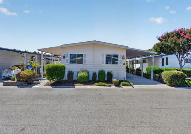 Photo 3 of Manufactured home for sale at 12 Quail Holw Dr #12, San Jose, CA 95128 | MLS# ML82060168 | Listing updated on 2026-10-01