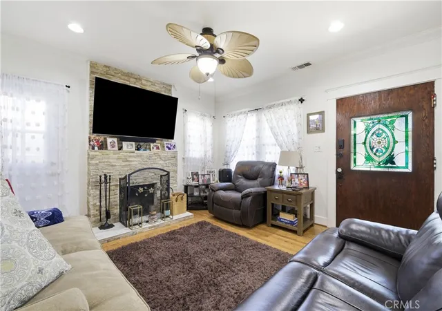 Photo 4 of Single family home for sale at 1717 Phillips Way, Highland Park, CA 90042 | MLS# CV26194718 | Listing updated on 2026-10-29