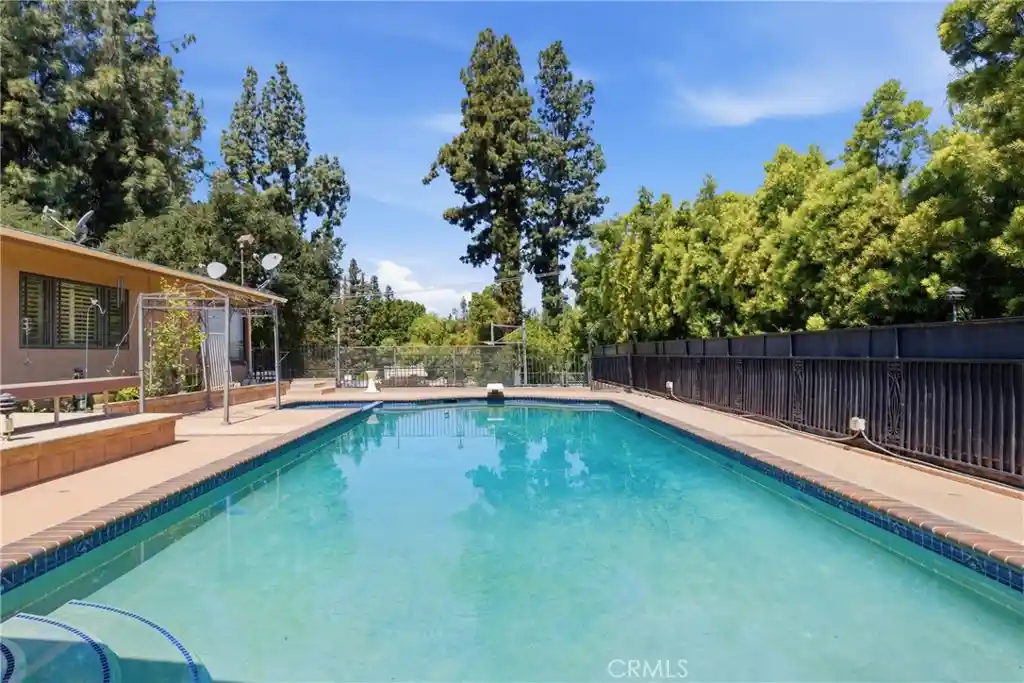 Photo 1 of Single family home for sale at 4908 Calvin Ave, Tarzana, CA 91356 | MLS# SR26194736 | Listing updated on 2026-10-14