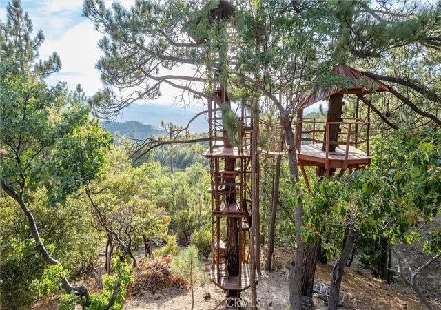 Photo 2 of Single family home for sale at 161 N Trails End, Green Valley Lake, CA 92341 | MLS# ND26192945 | Listing updated on 2026-09-23