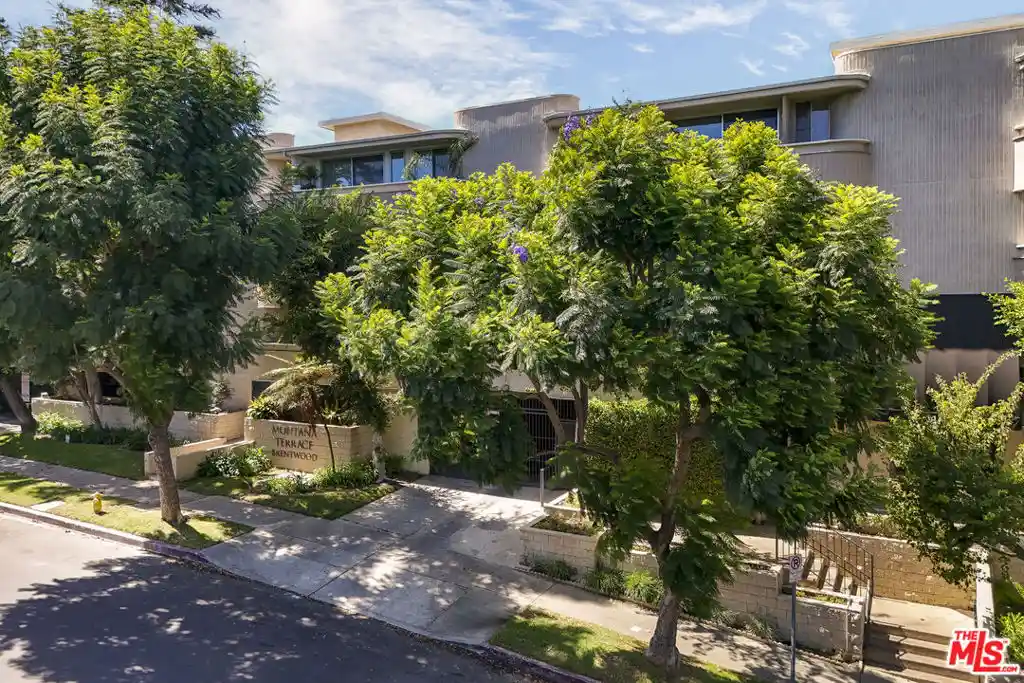 Listing Photo 1 - Condo for sale in 11645 Montana Ave located at 11645 Montana Ave, Brentwood, CA 90049 - Unit #222