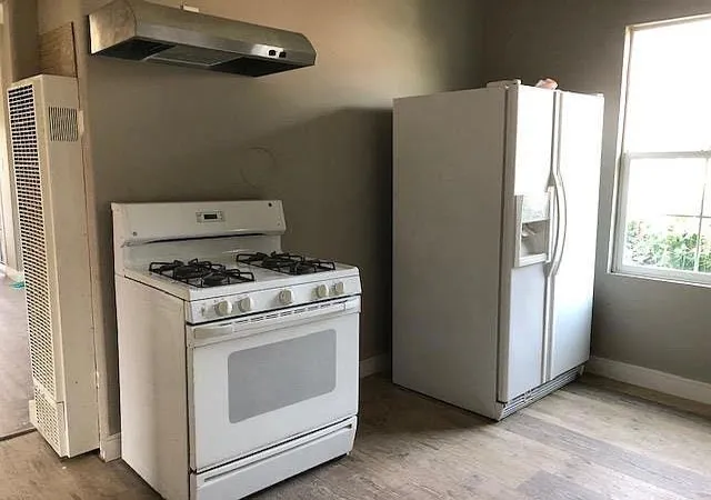 Listing Photo 4 - Condo for sale in building located at 410 Josefa St, San Jose, CA 95126 - Unit #1