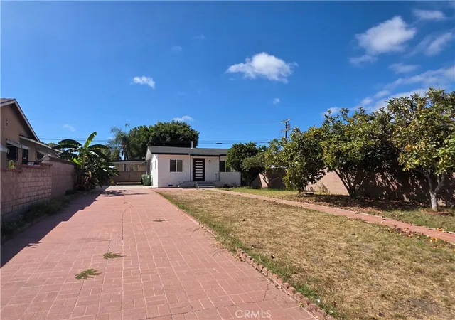 Photo 3 of Single family home for sale at 1106 W Mauretania, Wilmington, CA 90744 | MLS# CV26194832 | Listing updated on 2026-09-18