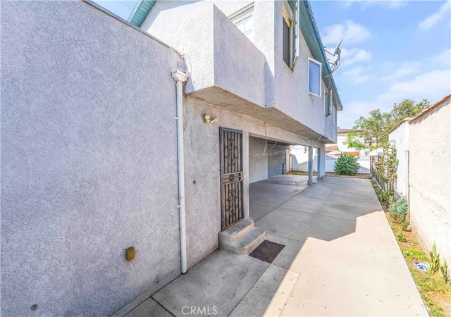 Photo 2 of House for sale at 8463 S Halldale, Los Angeles, CA 90047 | MLS# DW26193731 | Listing updated on 2026-09-11