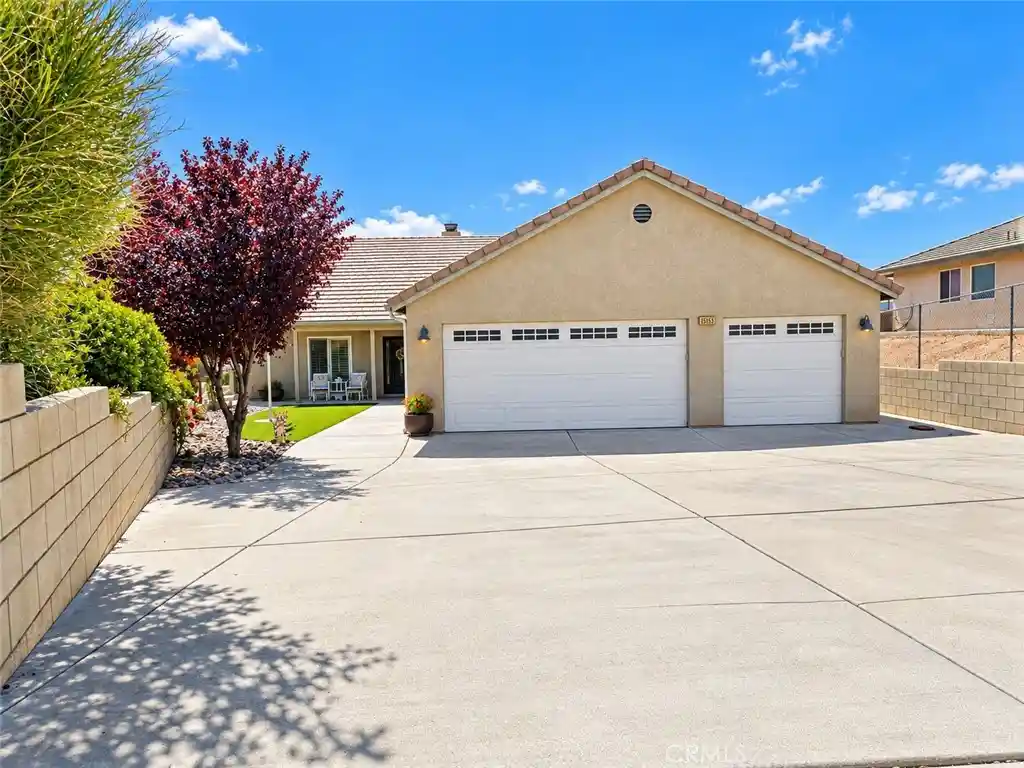 Single family home for sale at 15455 Halinor, Hesperia, CA 92345 | MLS# CV26194900