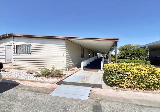 Photo 3 of Manufactured home for sale at 5001 W Florida #623, Hemet, CA 92545 | MLS# WS26194925 | Listing updated on 2026-09-13