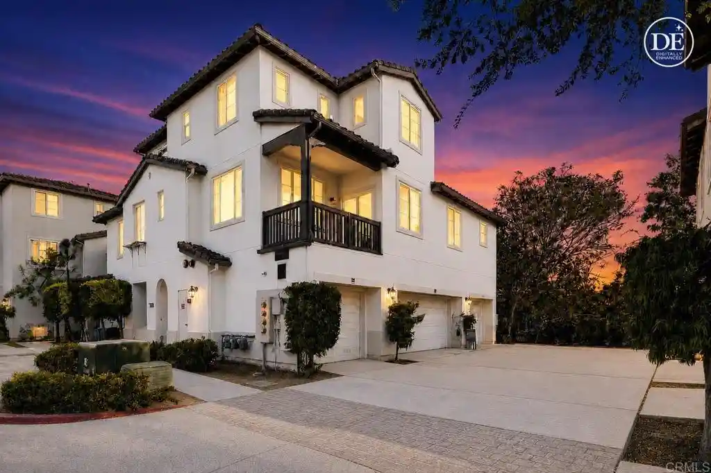 Listing Photo 1 - Condo for sale in 625 Corte Patio located at 625 Corte Patio, Chula Vista, CA 91914 - Unit #82