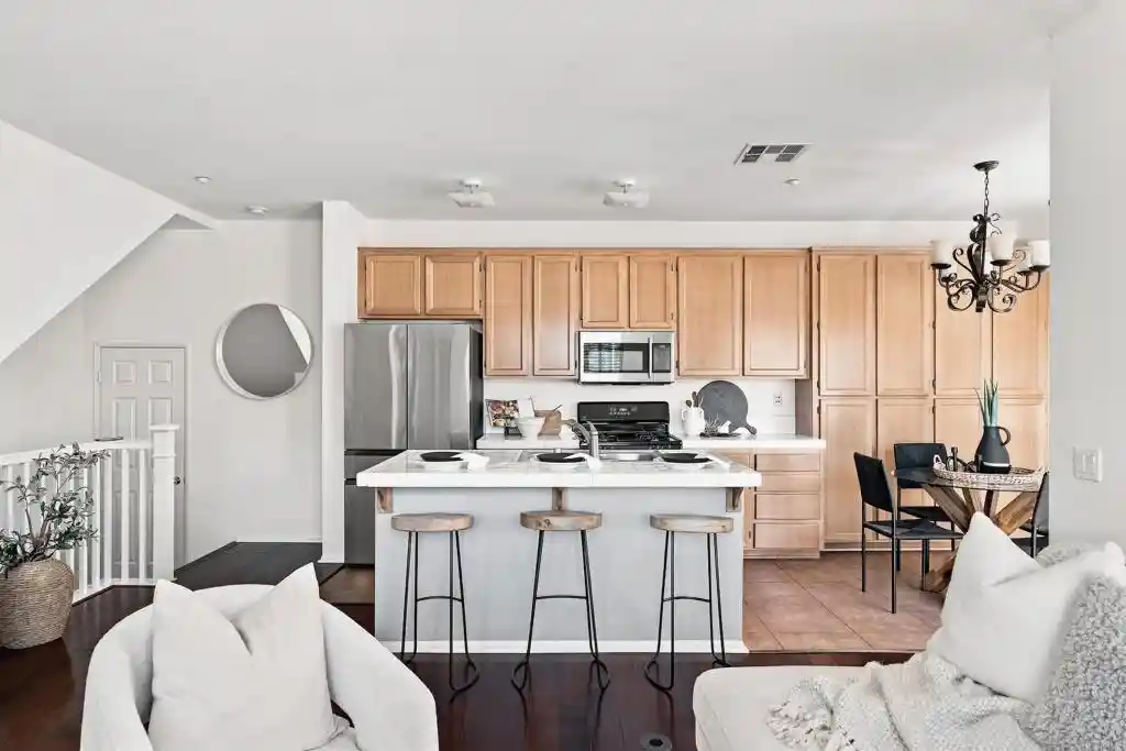 Listing Photo 2 - Condo for sale in 625 Corte Patio located at 625 Corte Patio, Chula Vista, CA 91914 - Unit #82