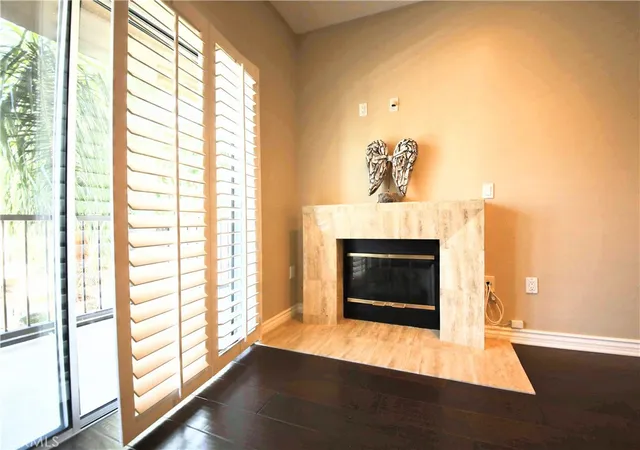 Listing Photo 1 - Condo for sale in building located at 7100 Alvern St, Los Angeles, CA 90045 - Unit #402