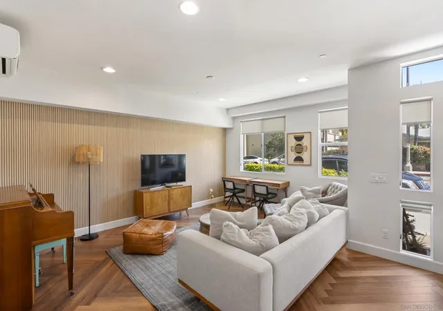 Photo 3 of Townhouse for sale at 2537 State St, Carlsbad, CA 92008 | MLS# 260021837SD | Listing updated on 2026-10-07