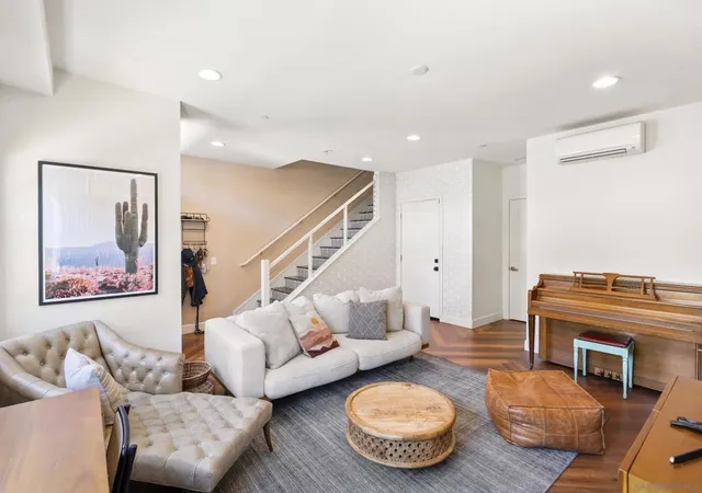 Photo 4 of Townhouse for sale at 2537 State St, Carlsbad, CA 92008 | MLS# 260021837SD | Listing updated on 2026-10-07