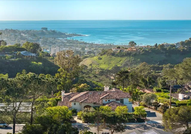 Photo 2 of Single family home for sale at 8080 La Jolla Scenic Dr N, La Jolla, CA 92037 | MLS# 260021842SD | Listing updated on 2026-10-05