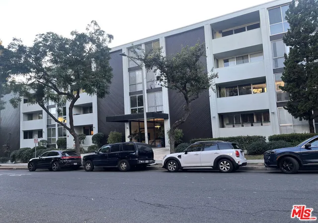 Photo 3 of Condo for sale at 1015 N Kings Rd #104, West Hollywood, CA 90069 | MLS# 26899475 | Listing updated on 2026-10-09