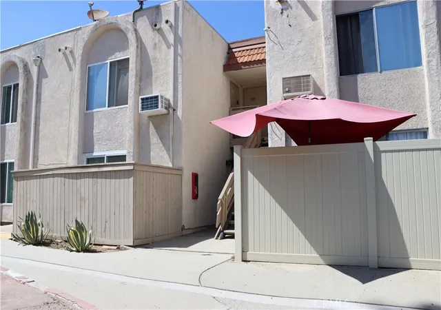 Listing Photo 4 - Condo for sale in building located at 212 S Kraemer Blvd, Placentia, CA 92870 - Unit #2115