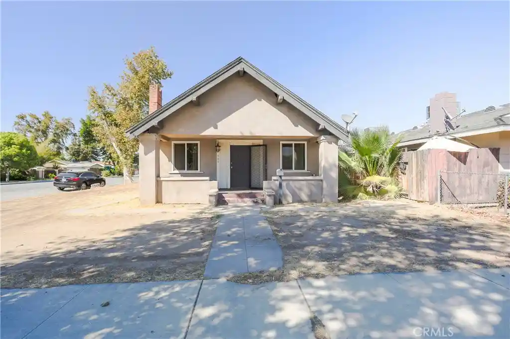 Single family home for sale at 500 Quincy St, Bakersfield, CA 93305 | MLS# SR26164241