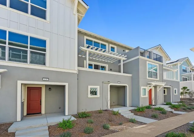Townhouse for sale at 122 Skyline Vista Way, Watsonville, CA 95076 | MLS# ML82054098