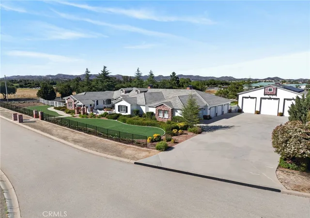 Photo 3 of Single family home for sale at 25016 Trilogy Trl, Murrieta, CA 92562 | MLS# SW26195059 | Listing updated on 2026-09-13