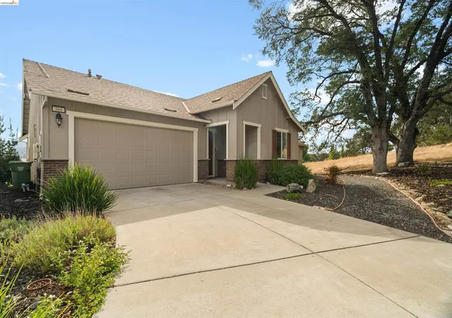 Single family home for sale at 569 Spyglass Cir, Angels Camp, CA 95222 | MLS# 41147305