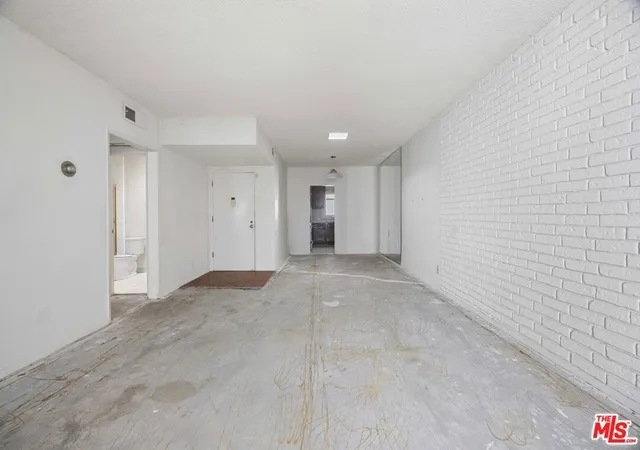 Listing Photo 4 - Condo for sale in Eastborne Plaza located at 10445 Eastborne Ave, Los Angeles, CA 90024 - Unit #203