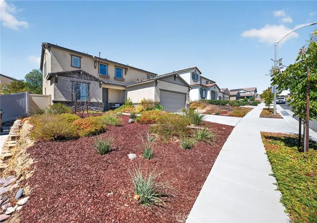 Photo 2 of Single family home for sale at 34136 Thistlewood Ave, Murrieta, CA 92563 | MLS# SW26195133 | Listing updated on 2026-09-13