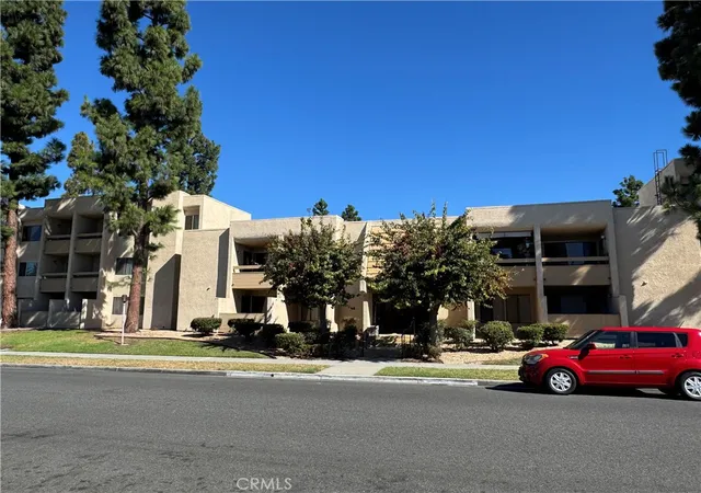 Listing Photo 4 - Condo for sale in building located at 301 N Frd Ave, Fullerton, CA 92832 - Unit #109