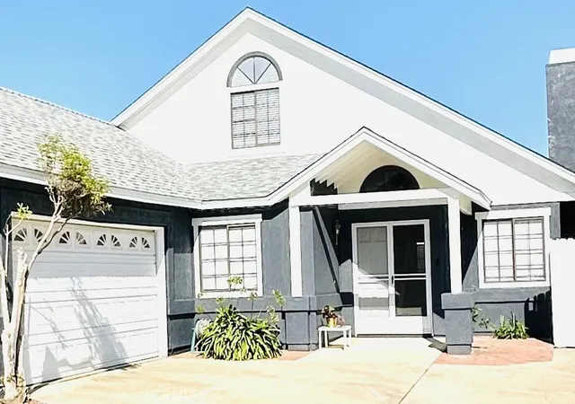 Photo 2 of Single family home for sale at 1404 Lark Ct, Santa Maria, CA 93454 | MLS# PI26195123 | Listing updated on 2026-09-13