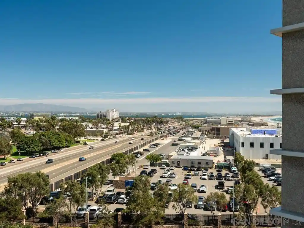 Listing Photo 2 - Condo for sale in 1820 Avenida Del Mundo located at 1820 Avenida Del Mundo, Coronado, CA 92118 - Unit #706