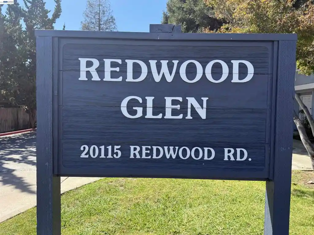 Listing Photo 1 - Condo for sale in 20115 Redwood Rd located at 20115 Redwood Rd, Castro Valley, CA 94546 - Unit #15