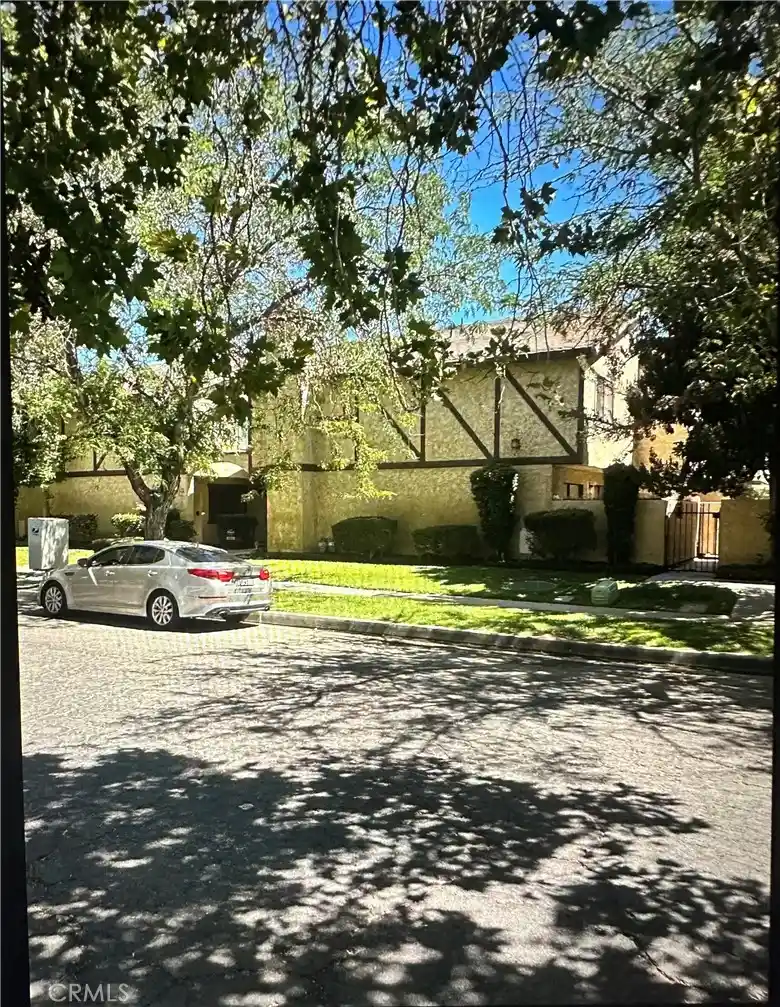 Condo for sale at 1340 W Ave J4, Lancaster, CA 93534 | MLS# PW26195252