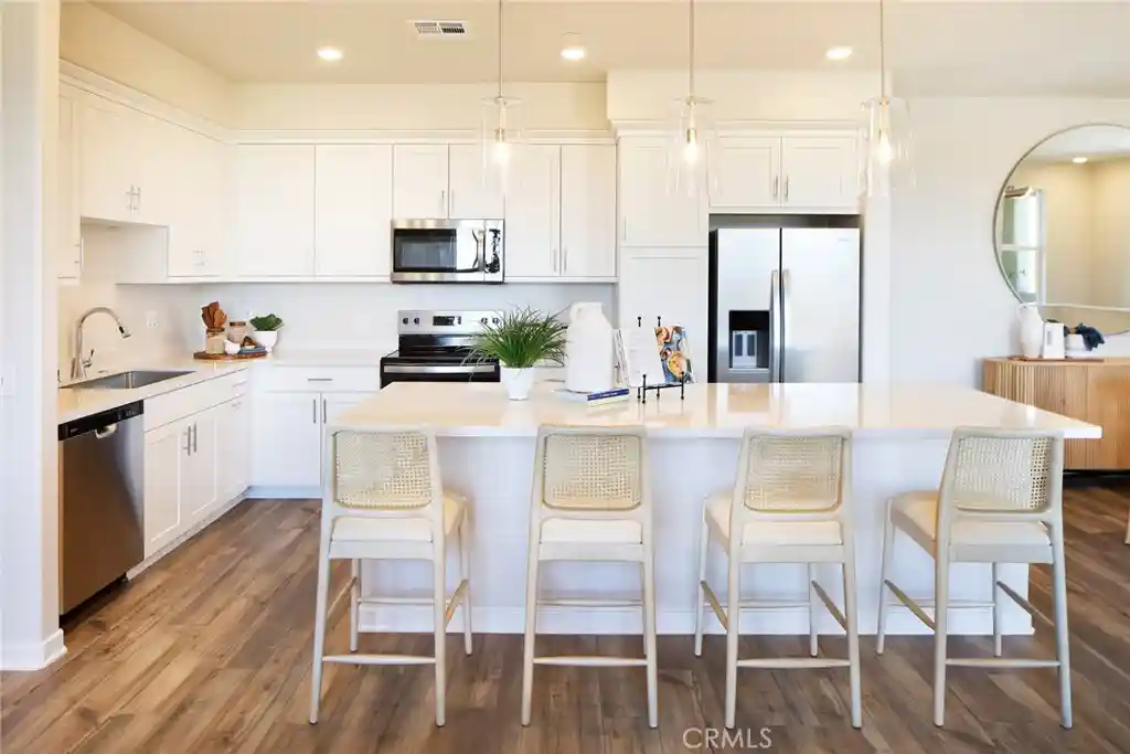 Listing Photo 2 - Condo for sale in 36152 Domingo Ave located at 36152 Domingo Ave, Murrieta, CA 92563 - Unit #2001