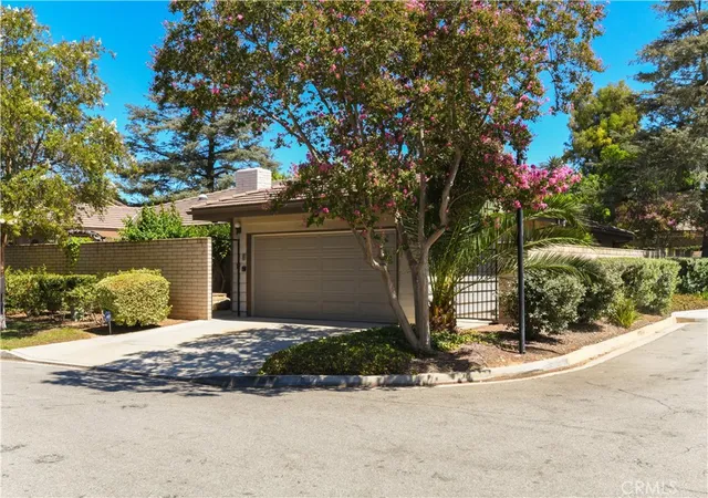 Photo 1 of Condo for sale at 5468 Apricot Ln, Riverside, CA 92506 | MLS# IV26195041 | Listing updated on 2026-10-07
