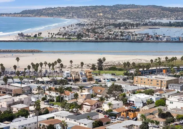 Listing Photo 4 - Condo for sale in building located at 5130 Long Br Ave, San Diego, CA 92107 - Unit #B