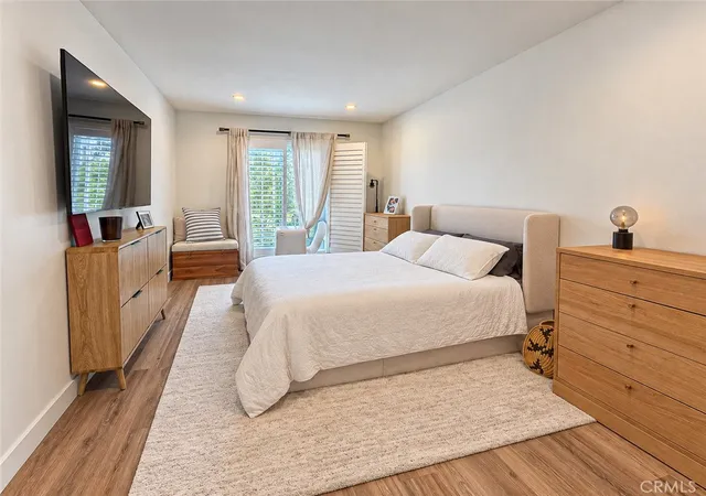 Listing Photo 5 - Condo for sale in building located at 200 Mcneil Ln, Newport Beach, CA 92663 - Unit #210