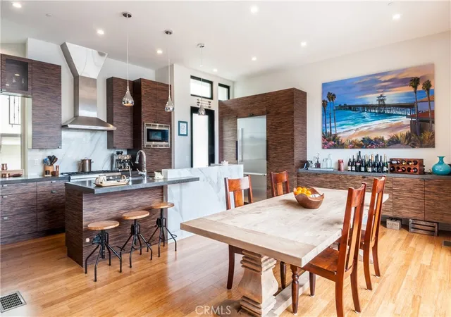 Townhouse for sale at 1103 Cypress Ave, Hermosa Beach, CA 90254 | MLS# SB26193078