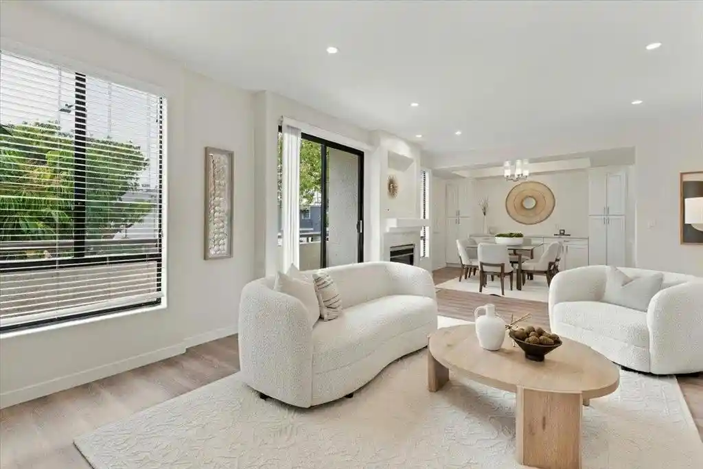 Condo for sale at 910 S Bedford St #102, Los Angeles, CA 90035 | MLS# ML82060260
